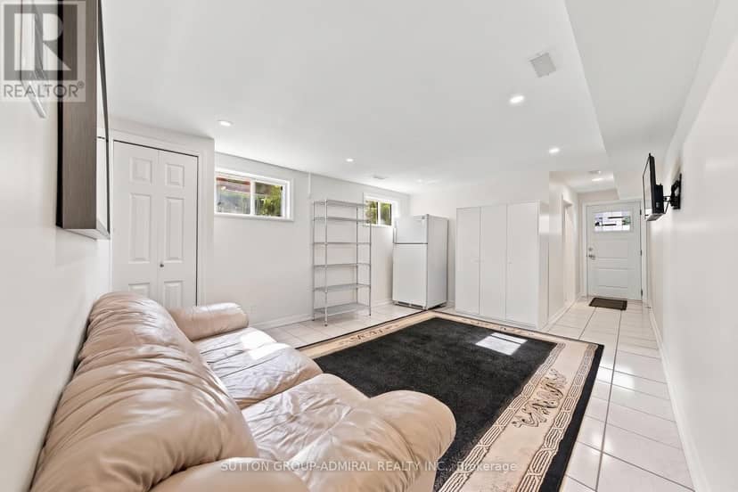 1871 Silverberry Crescent — photo 37 of 40