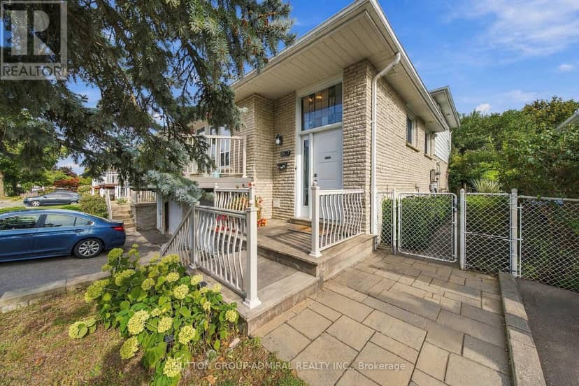 1871 Silverberry Crescent — photo 8 of 40