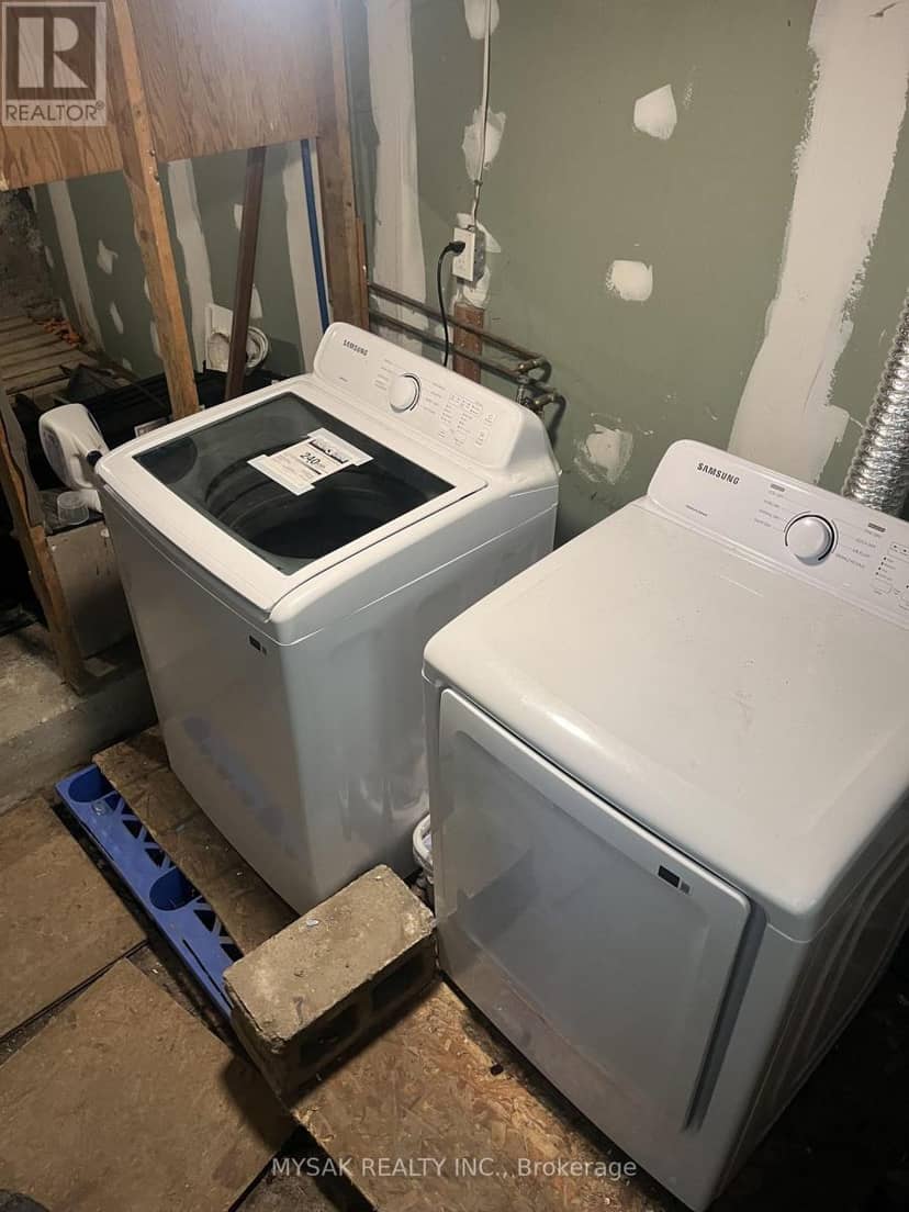 12-14 Victor Street S — photo 14 of 22