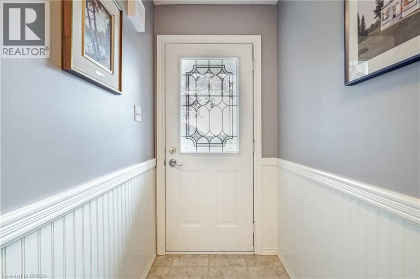 24 GRIFFITHS Drive Unit# 9 — photo 6 of 40