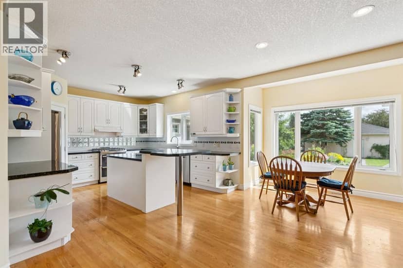 739 24 Avenue NW — photo 12 of 40