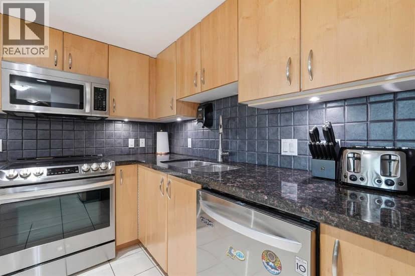 305, 1078 6 Avenue SW — photo 13 of 40