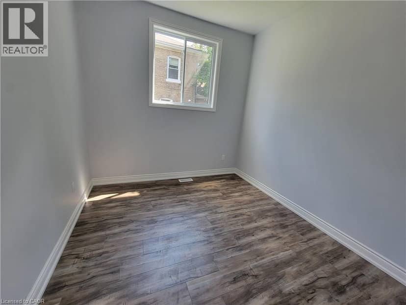103 PEEL Street, Brantford, photo 3