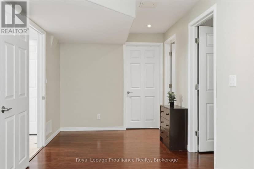 82 Parcells Crescent — photo 34 of 40