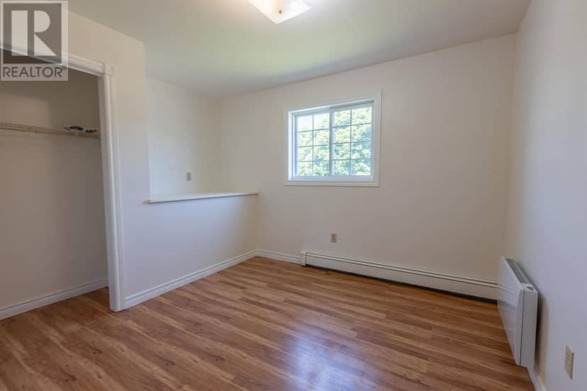 124 Westridge Crescent — photo 18 of 40