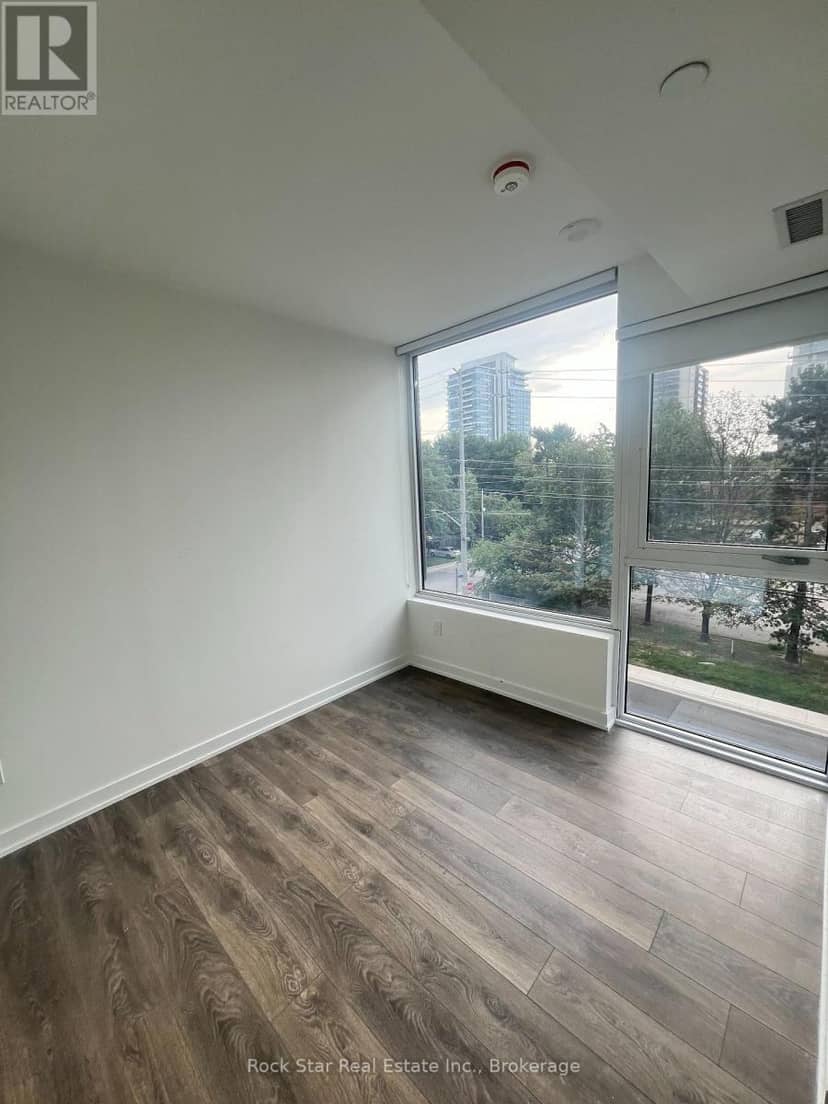 209 - 28 Ann Street — photo 14 of 32