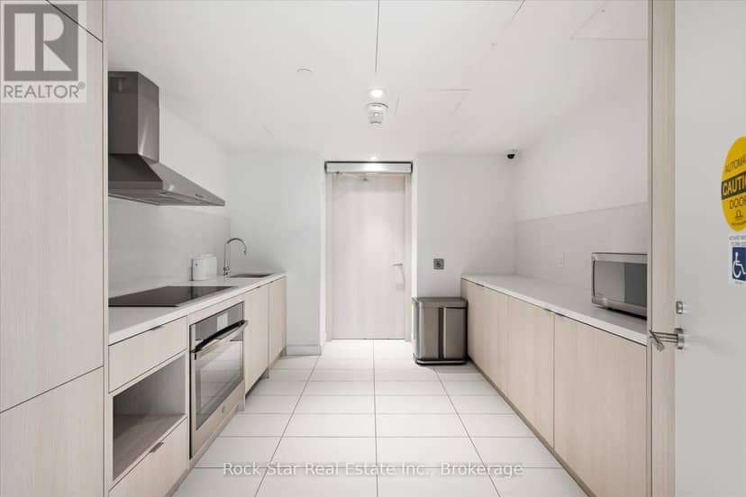 209 - 28 Ann Street — photo 23 of 32