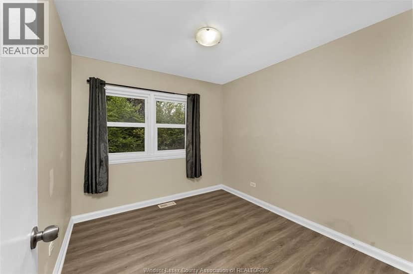 2244 Vercheres AVENUE — photo 12 of 22