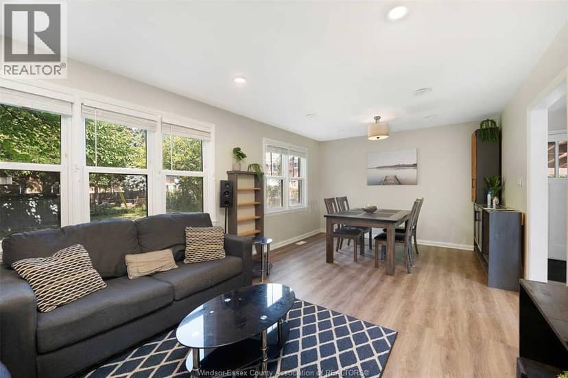 2244 Vercheres AVENUE — photo 8 of 22