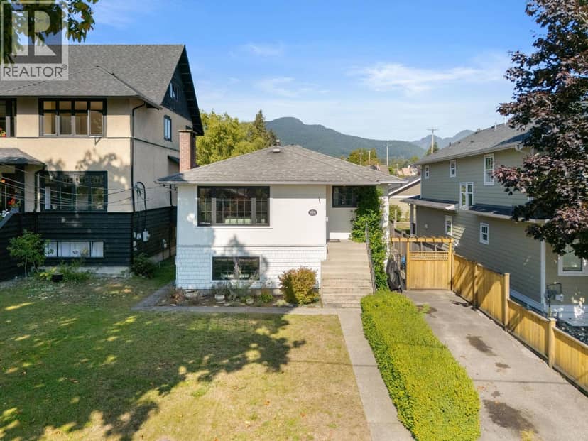 626 E 13TH STREET, North Vancouver
