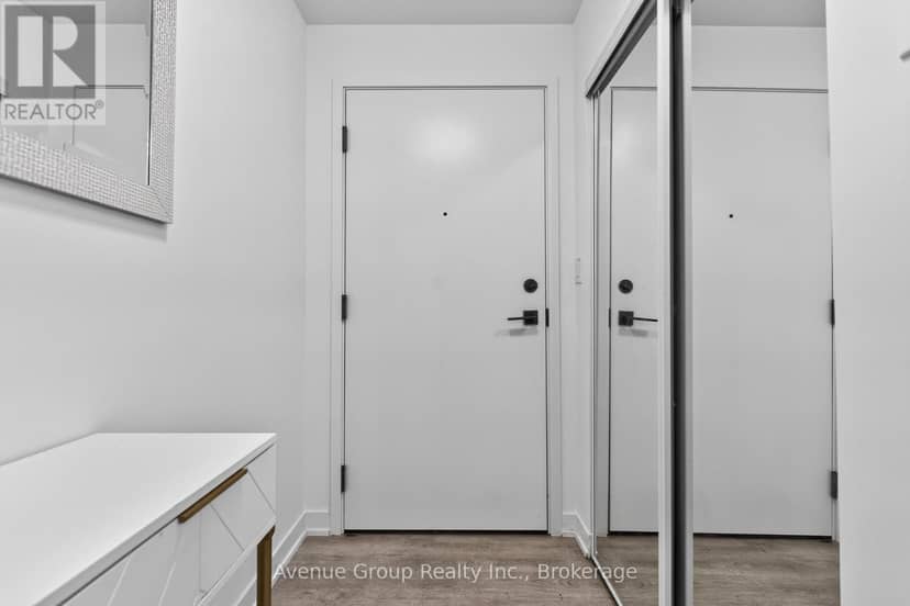 1011 - 292 Verdale Crossing — photo 6 of 40
