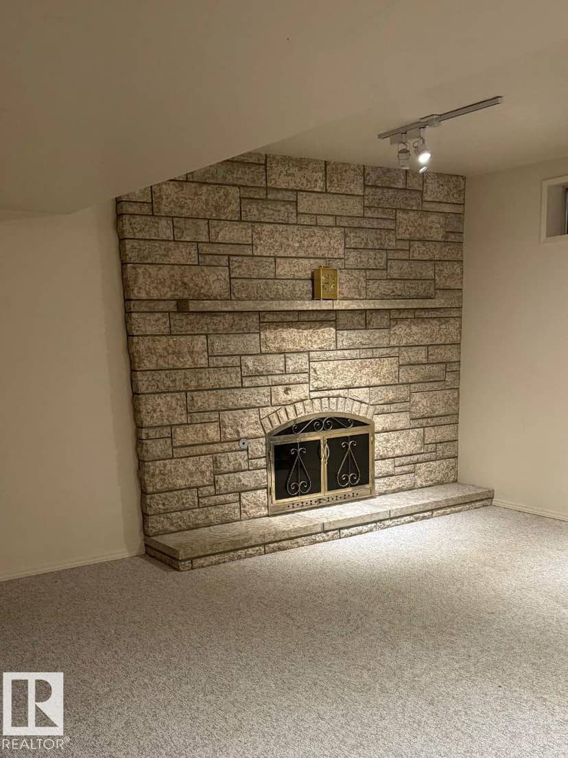29 Lindbergh Cr — photo 27 of 34