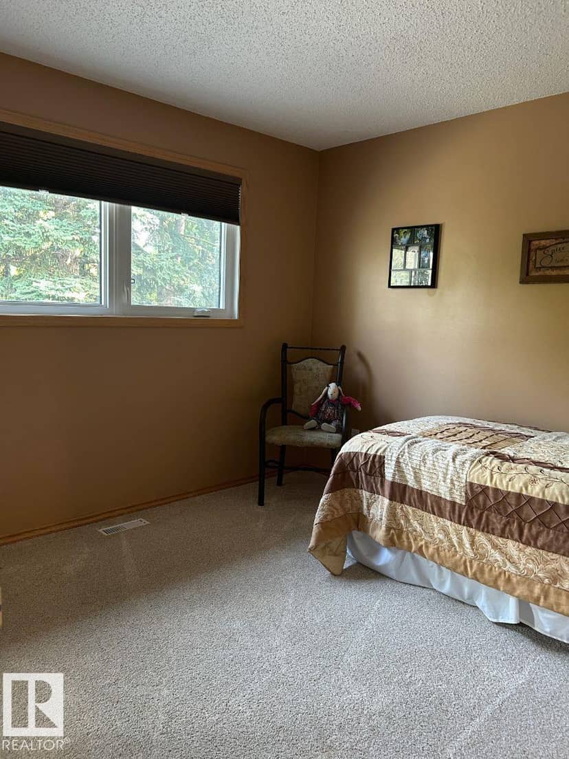 29 Lindbergh Cr — photo 24 of 34
