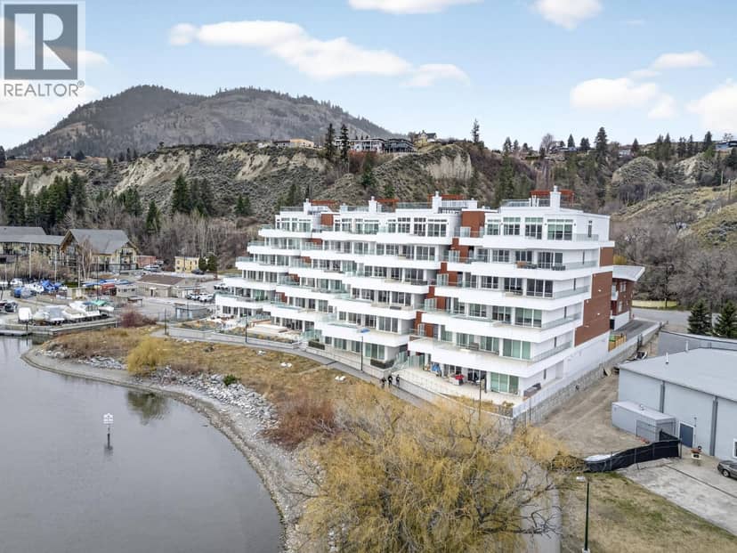 13415 Lakeshore Drive S Unit# 202, Summerland