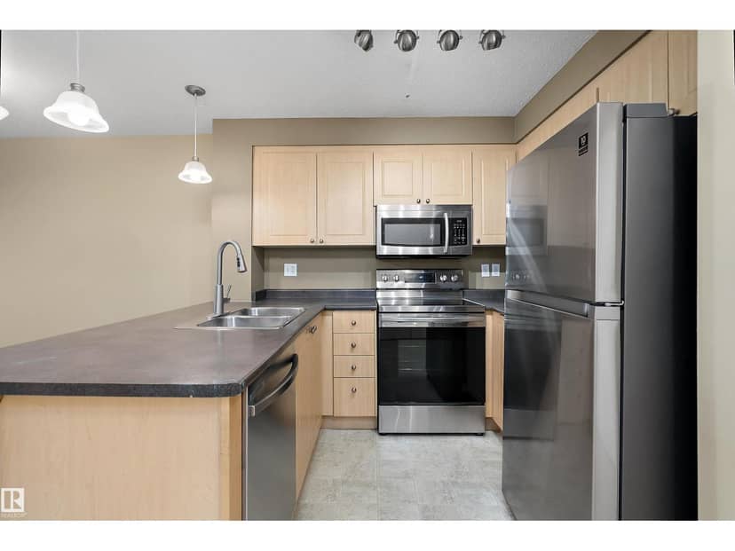 #315 616 McAllister Lo SW — photo 10 of 32
