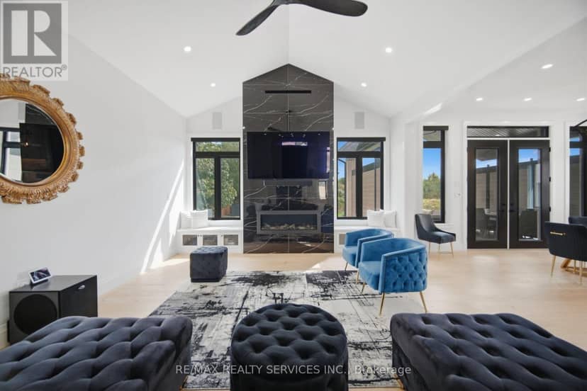 56 Augustus Street — photo 15 of 40