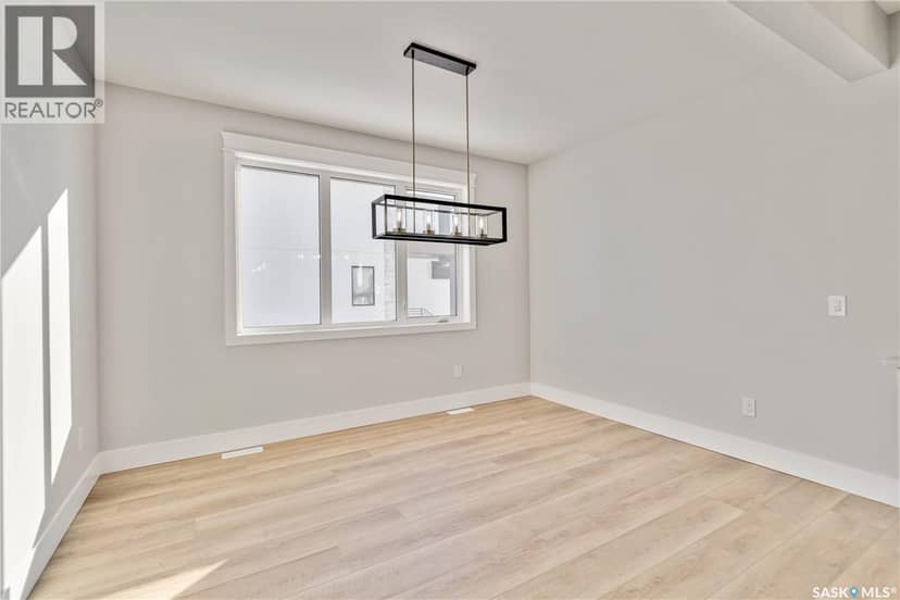 462 Yuel CRESCENT — photo 15 of 40