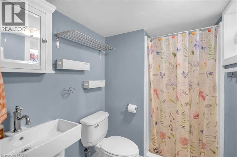 17 ALEXANDER Avenue — photo 32 of 40