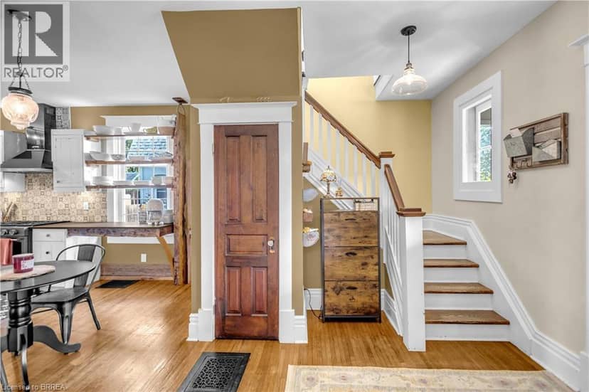17 ALEXANDER Avenue — photo 5 of 40