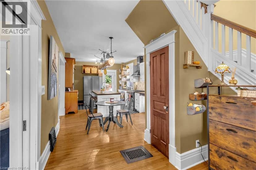 17 ALEXANDER Avenue — photo 6 of 40