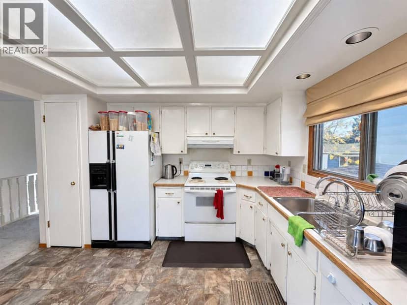 668 Whiteridge Road NE — photo 9 of 40
