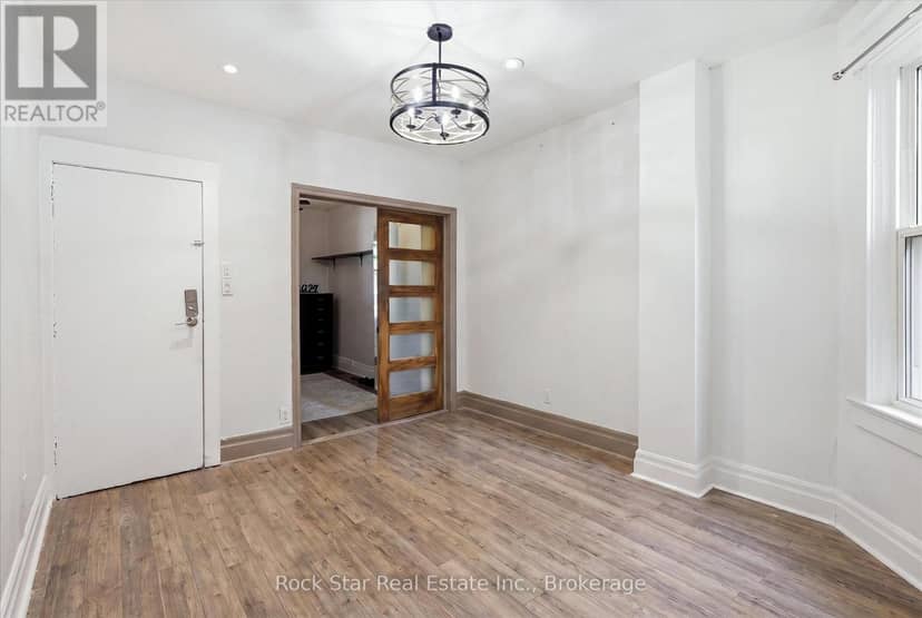1259 Davenport Road — photo 4 of 35