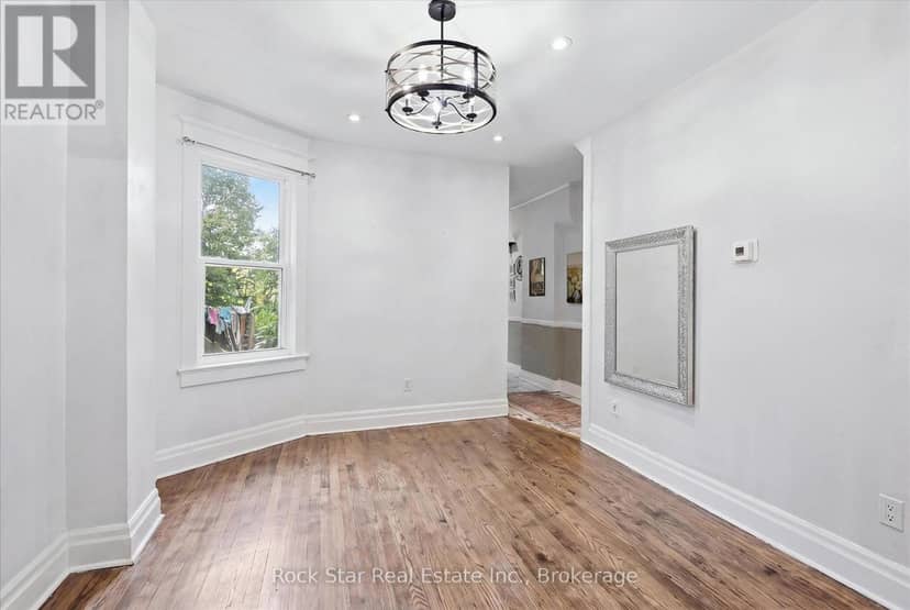 1259 Davenport Road — photo 7 of 35