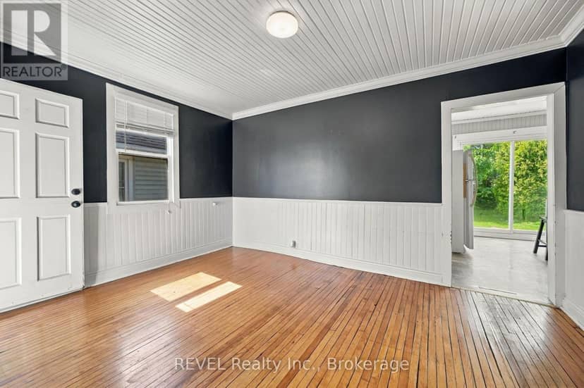 61 Patricia Street — photo 11 of 37