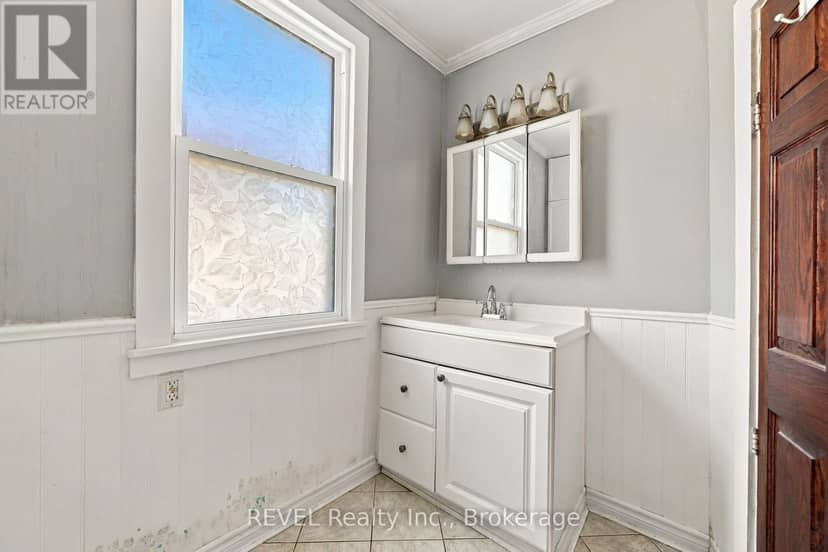 61 Patricia Street — photo 16 of 37