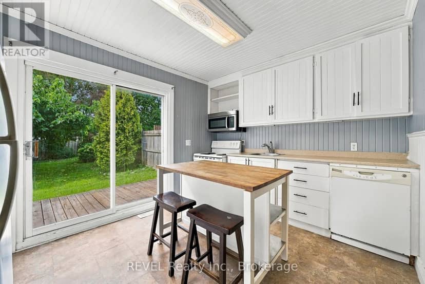 61 Patricia Street — photo 17 of 37