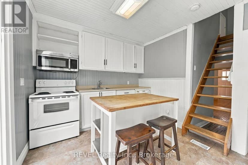 61 Patricia Street — photo 18 of 37