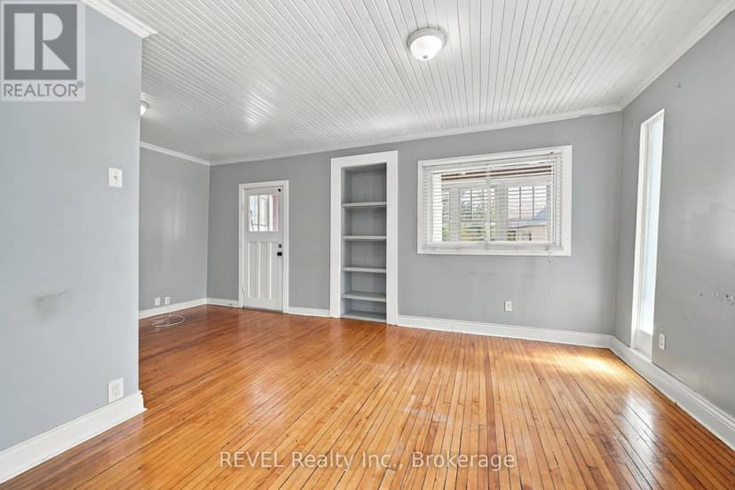61 Patricia Street — photo 9 of 37