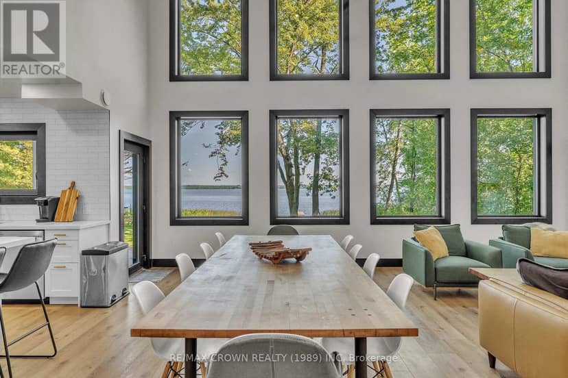 560 Pinecreek Crescent — photo 13 of 40
