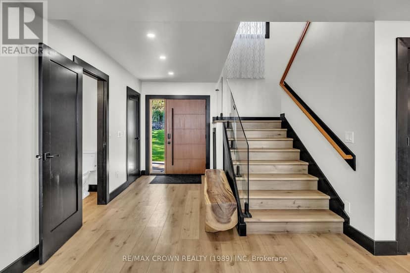 560 Pinecreek Crescent, Callander, photo 3