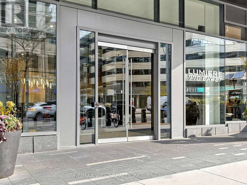 513 - 770 Bay Street — photo 2 of 35