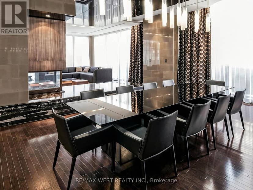 513 - 770 Bay Street — photo 30 of 35
