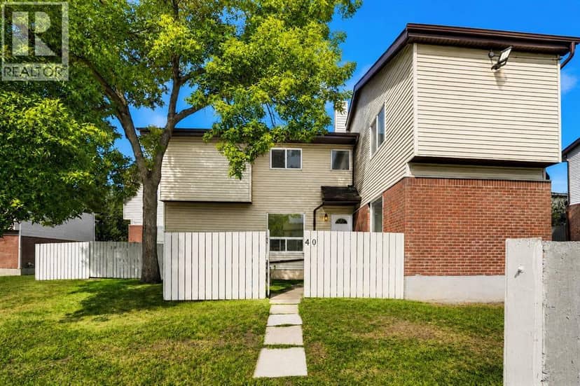 40, 32 Whitnel Court NE, Calgary