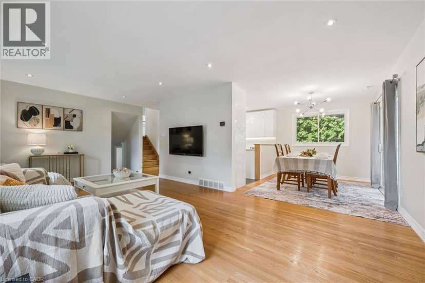 58 BRADLEY Drive — photo 9 of 37