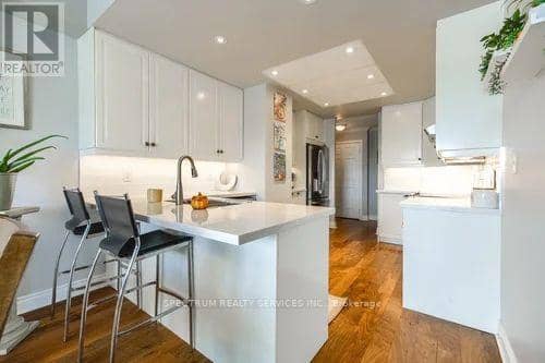 506 - 121 Woodbridge Avenue — photo 17 of 35