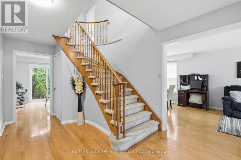 3193 Maderna Road, Burlington, photo 4