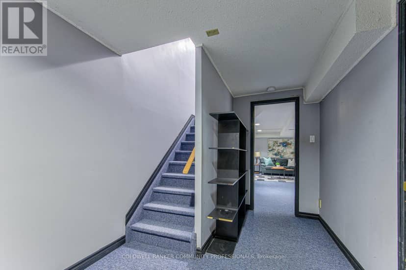 86 Chelsea Crescent — photo 28 of 40