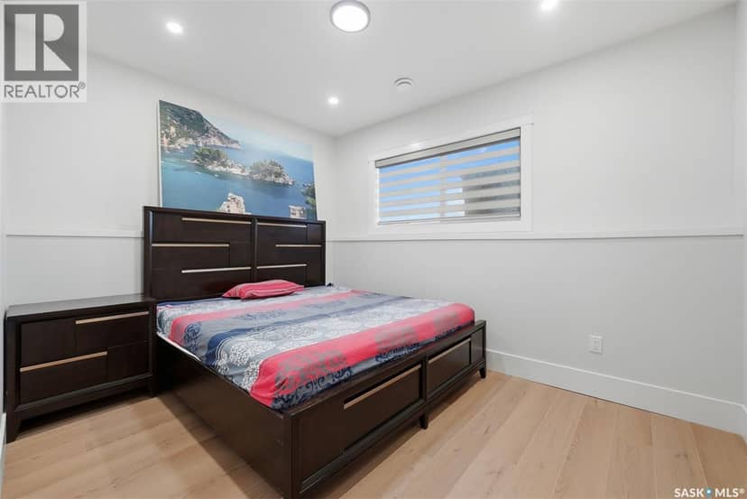 718 Weir CRESCENT — photo 15 of 40