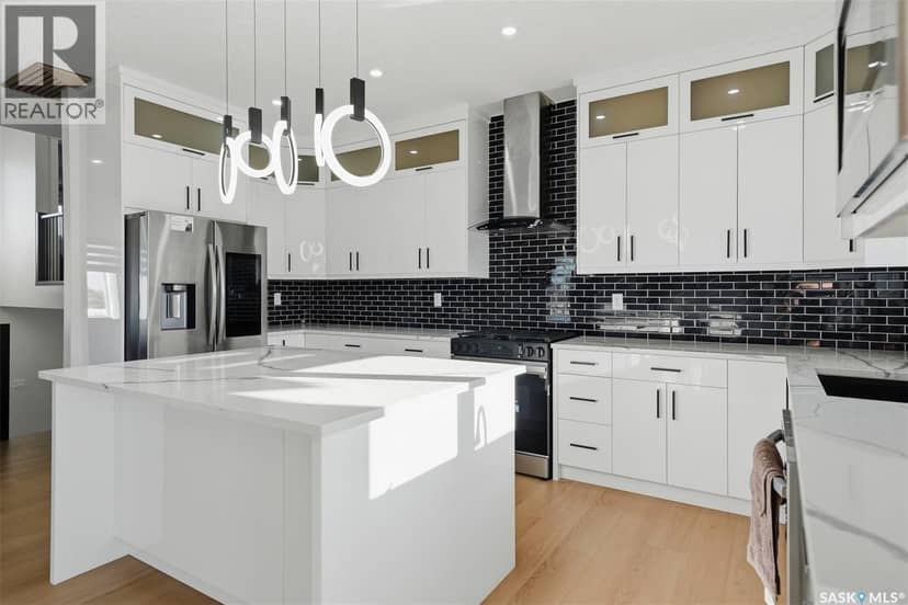 718 Weir CRESCENT — photo 9 of 40