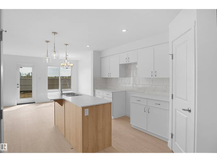 18818 29 AV NW — photo 10 of 27