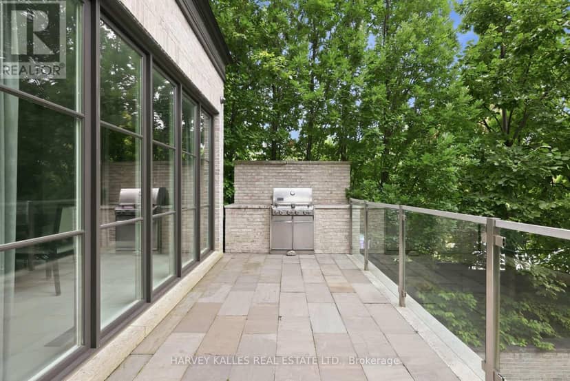 221 Dunvegan Road — photo 14 of 40