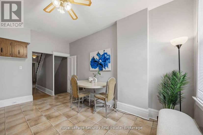 667 Ossington Avenue — photo 12 of 40