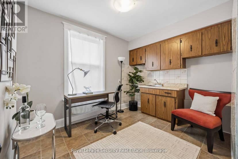 667 Ossington Avenue — photo 23 of 40