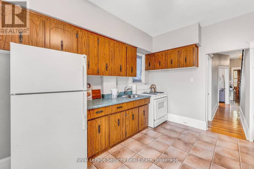 667 Ossington Avenue, Toronto, photo 6