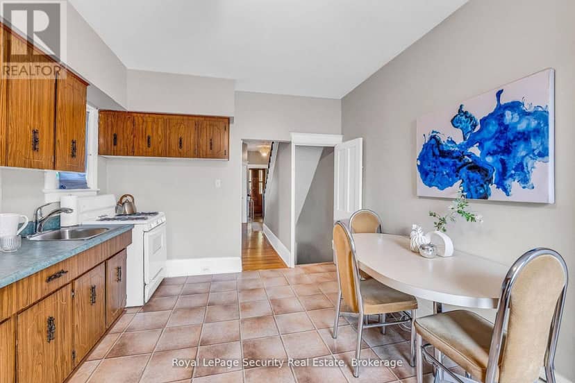 667 Ossington Avenue, Toronto, photo 8