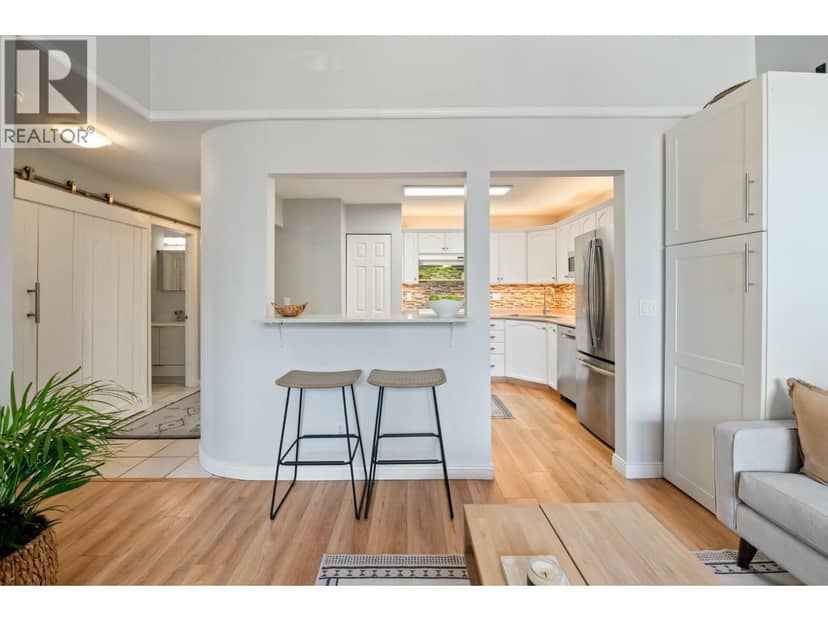 606 301 MAUDE ROAD, Port Moody, photo 8